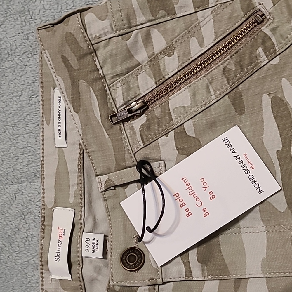 💚 NWT Skinnygirl Ingrid Skinny Stretch Ankle Jeans Camo Zippers mid-rise 29/8